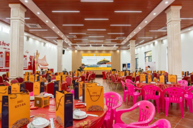 12 片仔癀體驗(yàn)館廣州南站店助力的2023年東莞南安商會(huì)羽毛球邀請賽順利開展336.png